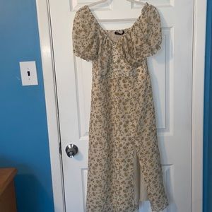 Brand New With Tags Sunflower Midi Dress, L